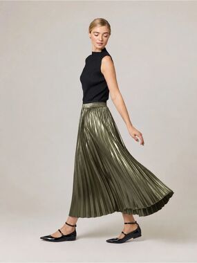 FLYGO Metallic Pleated Maxi Skirt | Olive Green Shimmer | Elastic Waist